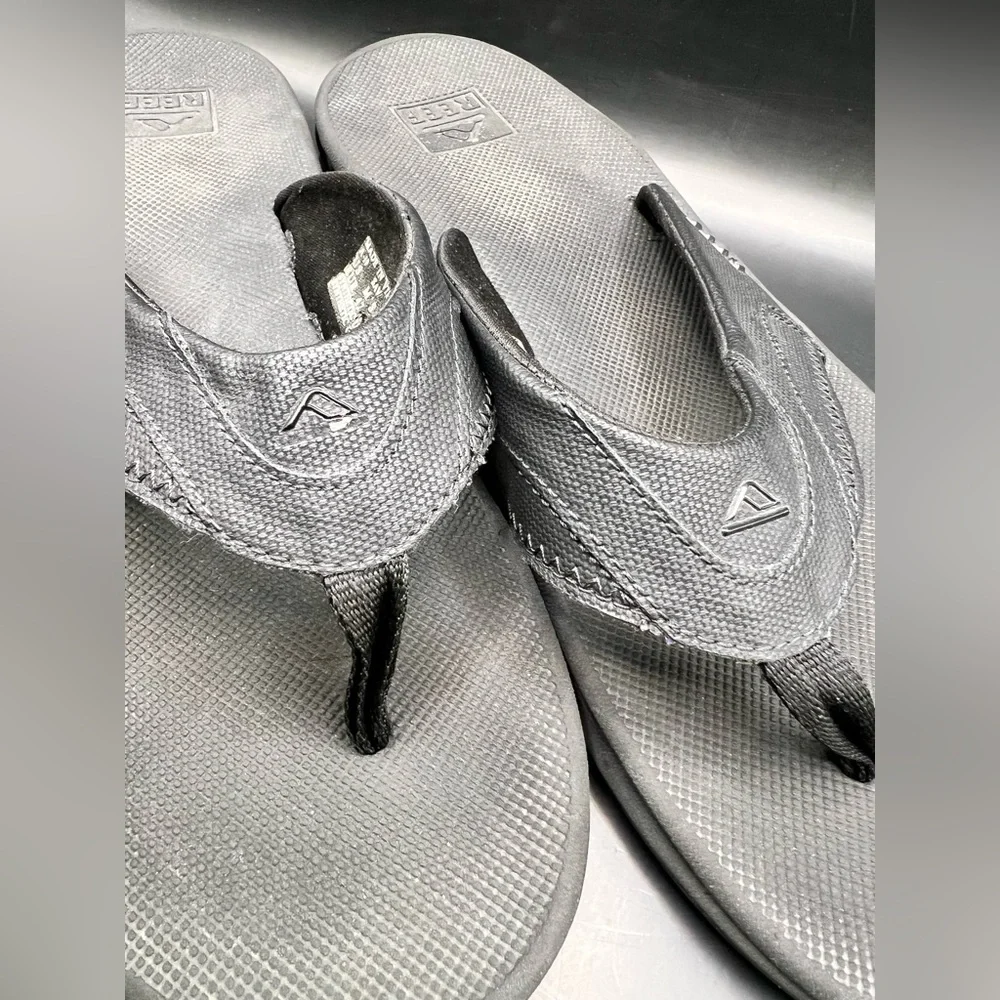 Reef- Black Flip Flops, Men’s Size:14, Bottle‎ opener bottom